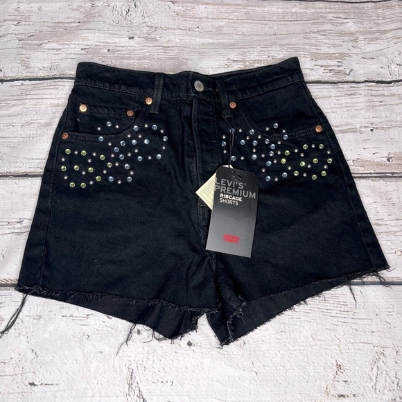 NWT Levi’s Ribcage Studded Black Shorts Size 27